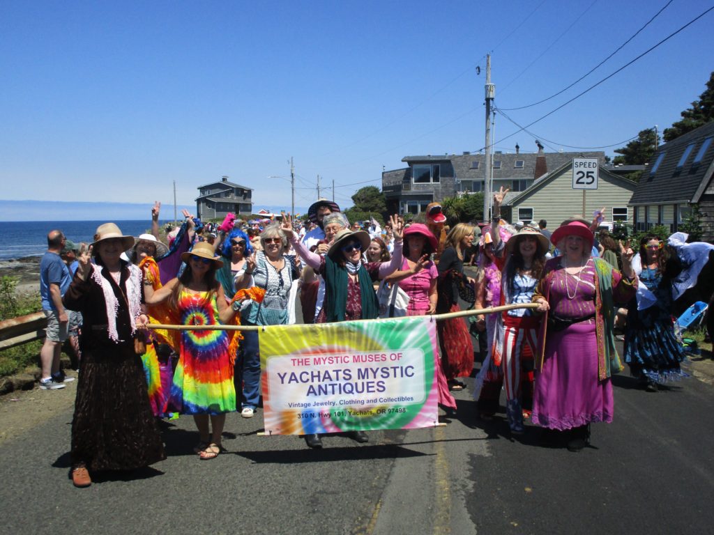 Yachats la de da Parade